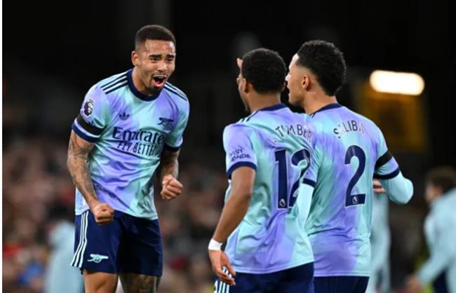 Mikel Arteta danh loi khen dac biet cho Gabriel Jesus.