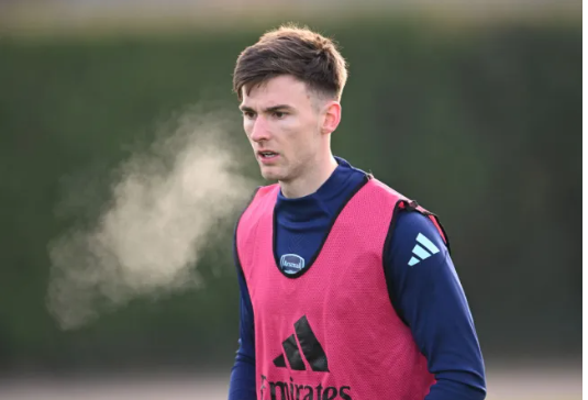HLV Arteta bất ngờ lên tiếng về tương lai Kieran Tierney 1