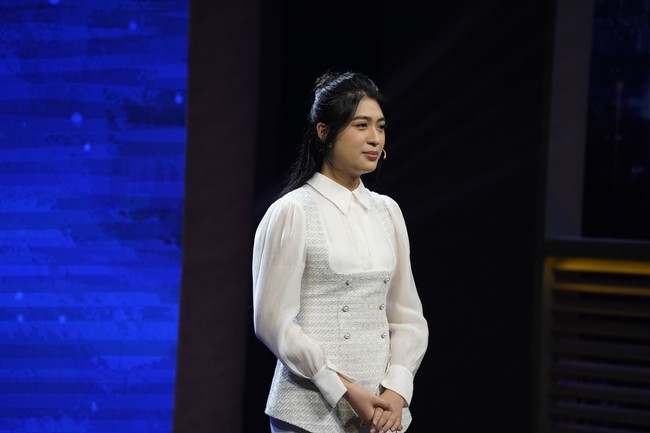 Tập 4 "Cơ hội cho ai": Nữ sinh NEU năm 4 với bảng thành tích "khủng" khiến 6 sếp tranh giành - Ảnh 1.