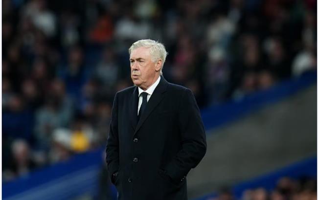 Carlo Ancelotti thuc su hai long sau man huy diet RB Salzburg.