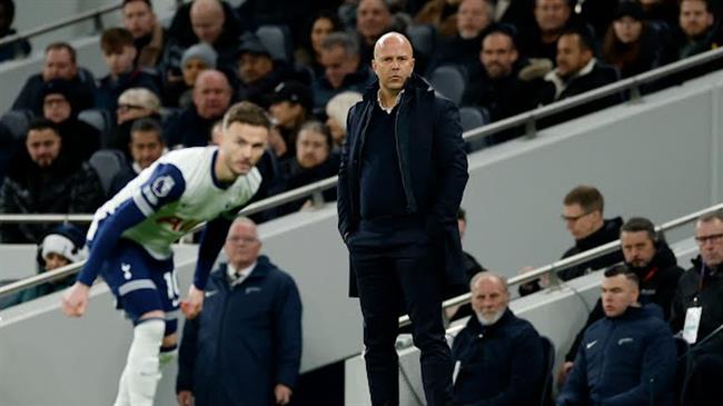 HLV Arne Slot noi ve chien thang truoc Tottenham.