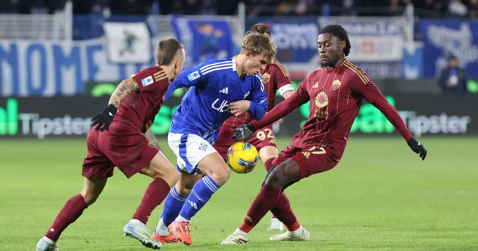 Como thi đấu kiên cường trước Roma