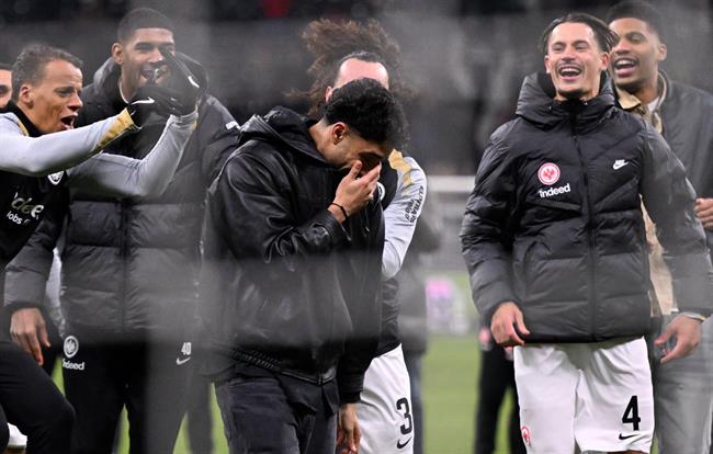 Điểm tin bóng đá sáng 181 Omar Marmoush tạm biệt CĐV Frankfurt 1