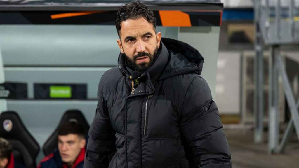 HLV Ruben Amorim tức phát khóc vì các cầu thủ Man United 1