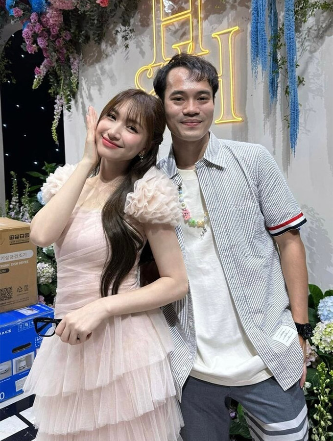 Hòa Minzy và Văn Toàn khiến nhiều người ngưỡng mộ với tình bạn thân đáng quý