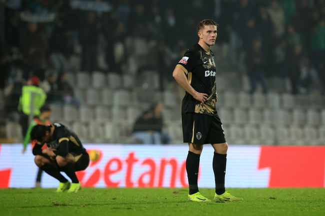 Sporting Lisbon khủng hoảng sau sự ra đi của Ruben Amorim, lần đầu thua ba trận liên tiếp kể từ 2019 - Ảnh 1.