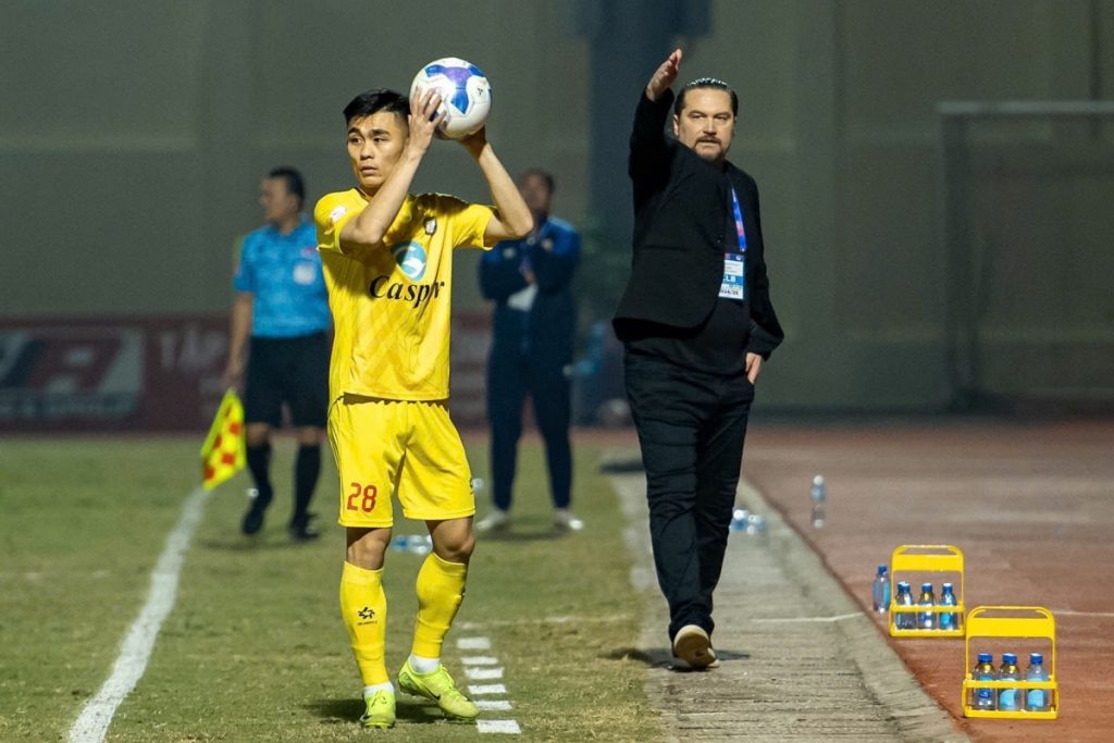 HLV Popov Thanh Hoa vs Ha Tinh