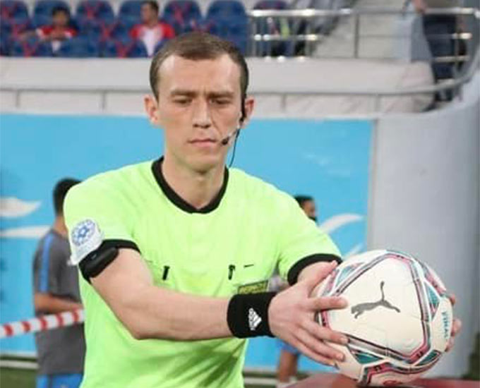 Ông Akobirxuja Shukurullaev 30 tuổi, người Uzbekistan sẽ là trọng tài bắt chính trận Philippines vs Việt Nam